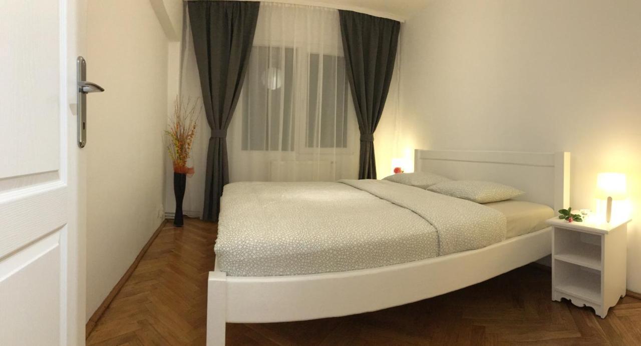 Daniela'S Apartaments ซิวิโชอารา ภายนอก รูปภาพ